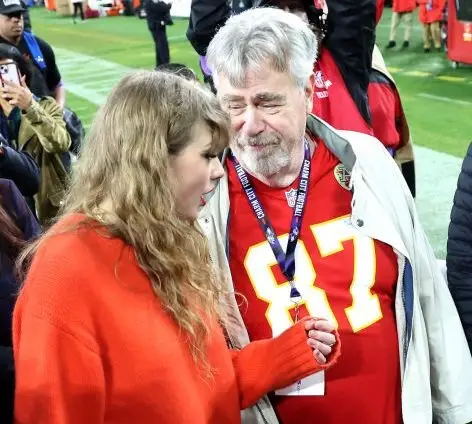 Taylor Swift Subtly Shouts Out Travis Kelce’s Dad in ‘So High School’