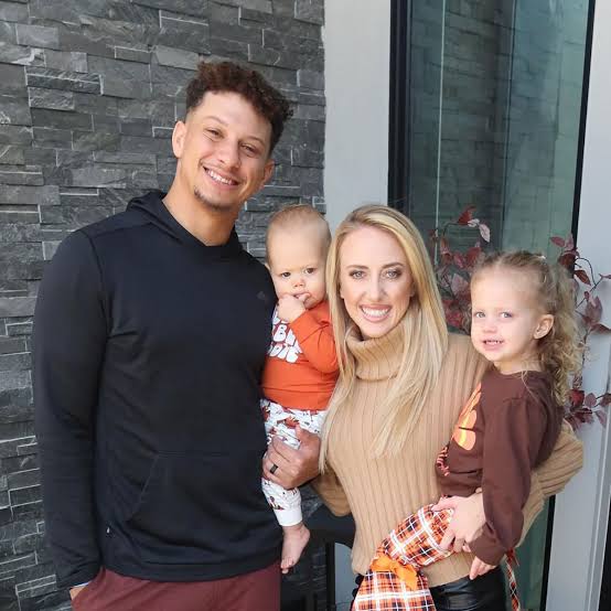 Breaking news: NFL star Patrick Mahomes and his wife Brittany Mahomes celebrate the arrival of their third child.