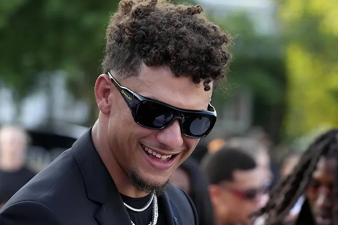 Patrick Mahomes ignores Chiefs and confirms his presence at F1's British GP... and will not be alone