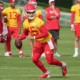 Chiefs QB Patrick Mahomes Pulls Off Flashy Behind the Back Pass: Tracker