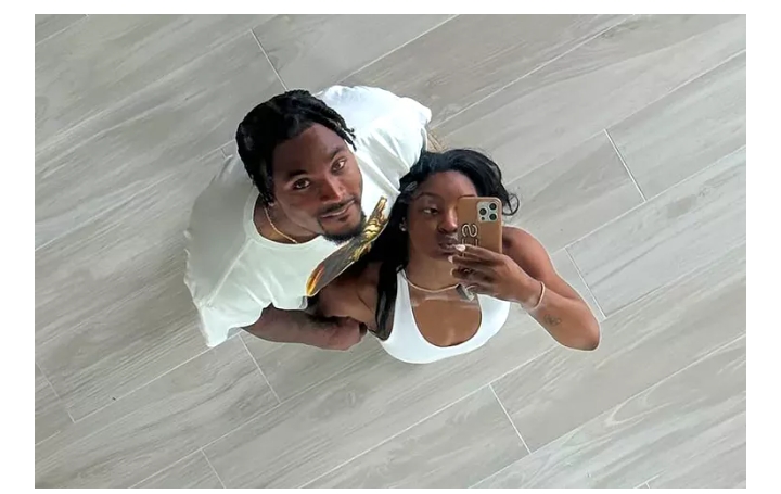 Simone Biles and Jonathan Owens Pose for Cute Mirror Selfie in Texas 'Dream Home' amid Construction