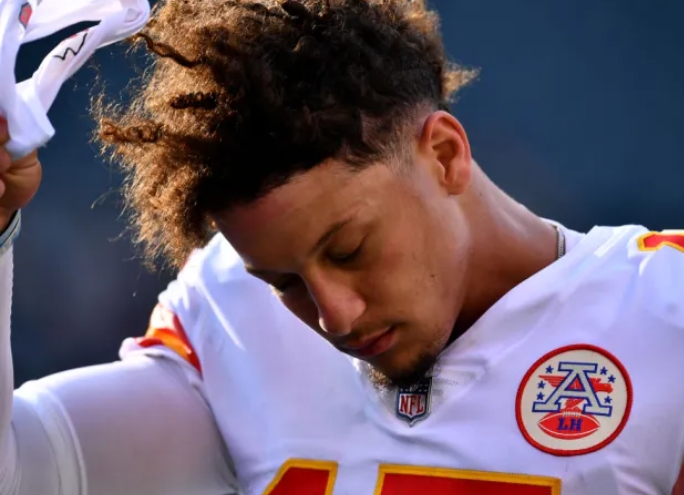 Sad news : Kansas city Chiefs In dismay as Patrick Mahomes wife, Brittany’s Dad passed on 20mins ago in the hospital