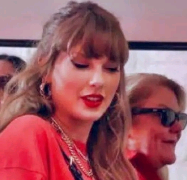 VIDEO: Everyone Is Loving Taylor Swift’s Kansas City Chiefs-Themed Outfit As She Was Spotted Arriving In Style For Game vs. Bengals At Arrowhead Stadium