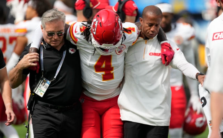 Rashee Rice leaves Chiefs-Chargers matchup with right knee injury…. WATCH VIDEO FOR DETAILS