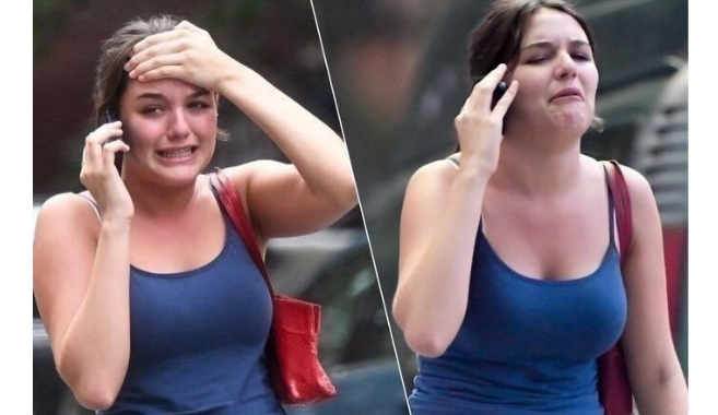 Suri Cruise 18-year-old daughter of Tom Cruise and Katie Holmes, spotted crying on phone while out and about in New York, after she got a call that her mother Katie Holmes and estranged father Tom Cruise has been confirmed…Read More