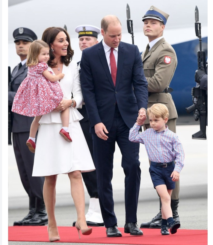 SHOCK NEWS: 30 minutes ago The British Royal Family decided to announce the saddest news that made fans cry: “Prince William confirmed that his wife has…see more – Celebrities