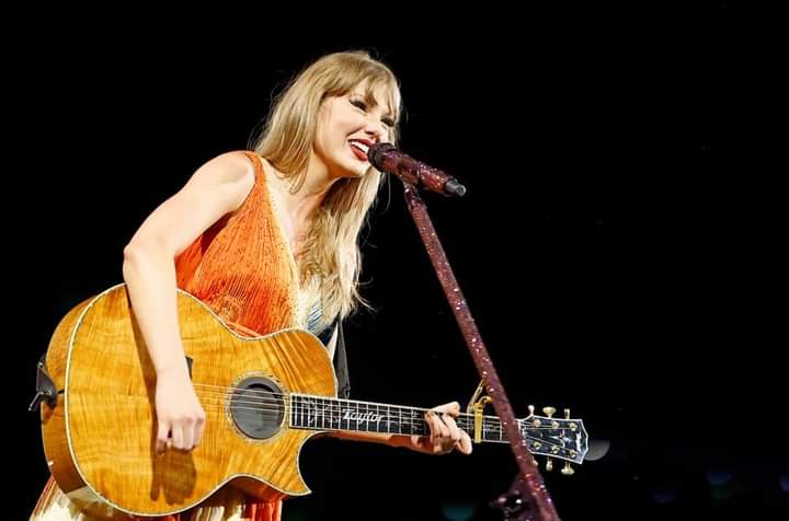 Taylor Swift Way Sign Auction Raises More Than $200,000 for Daily Bread Food Bank