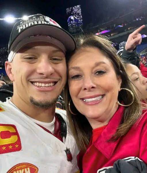 Patrick Mahomes’ Mom Asks for ‘Prayers Please’ as She Shares Photo From the Hospital